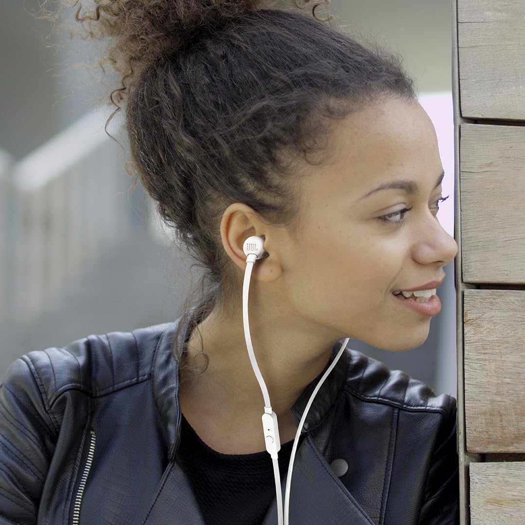 JBL T110 – Ecouteurs intra-auriculaires filaires – Son Pure Bass de JBL et bouton de contrôle – Connectivité : câble Jack 3,5 mm – Couleur : Noir