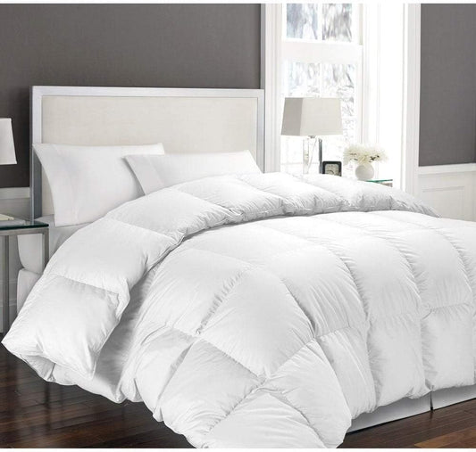 HOMEROKK Couette 220 X 240 cm Blanche 450GR/M² Microfibre Douce - Qualité supérieure - (2 Places)