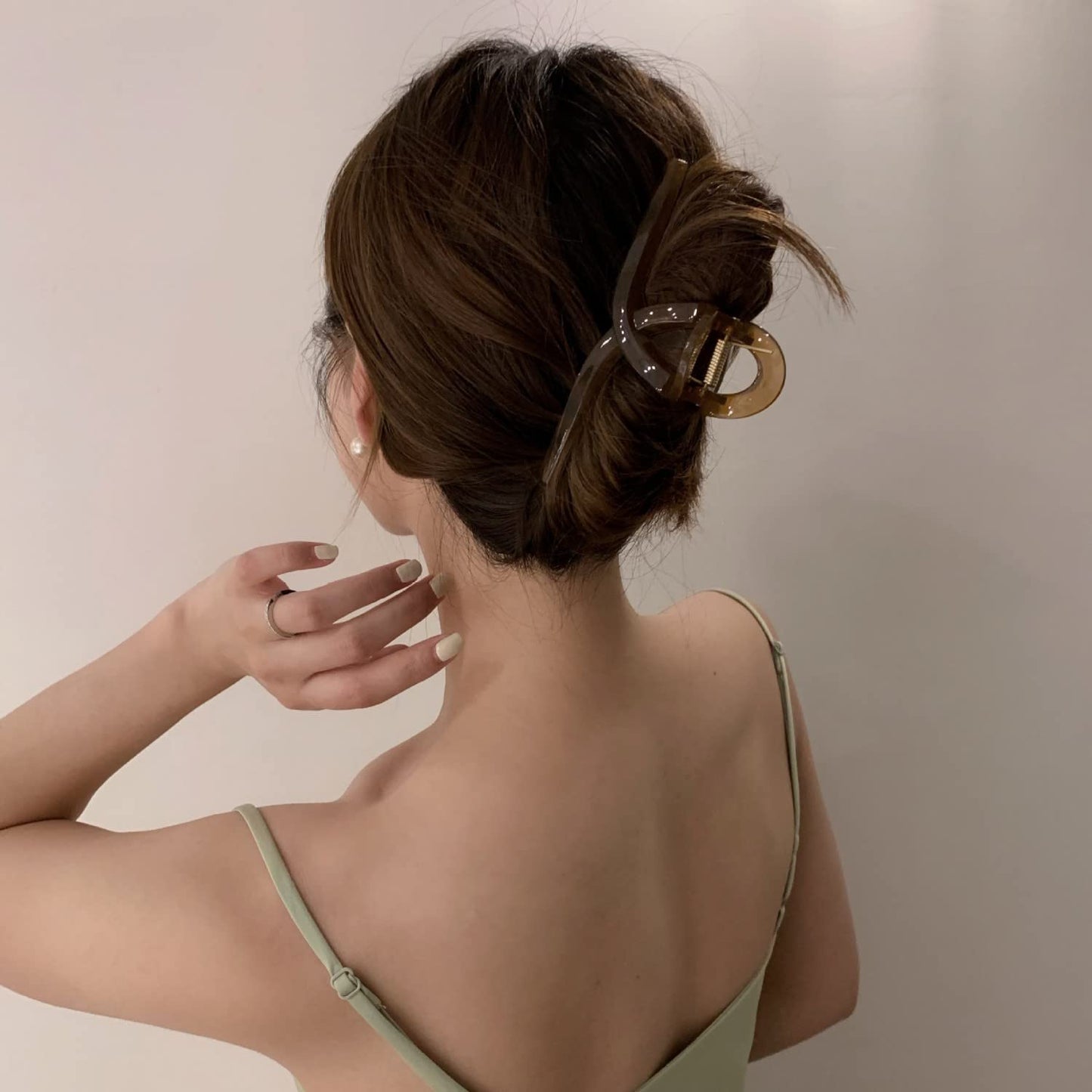 Lot de 4 grandes pinces à cheveux pour femme, 13 cm pour cheveux épais, grandes pinces à cheveux papillon à tenue solide, accessoires de cheveux élégants pour femmes et filles