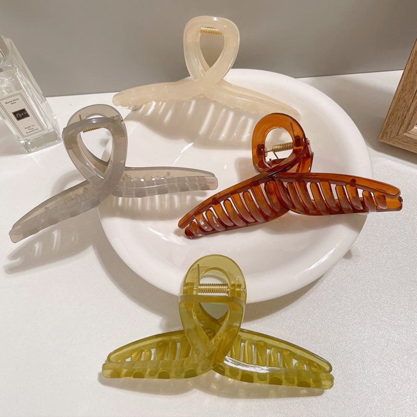 Lot de 4 grandes pinces à cheveux pour femme, 13 cm pour cheveux épais, grandes pinces à cheveux papillon à tenue solide, accessoires de cheveux élégants pour femmes et filles