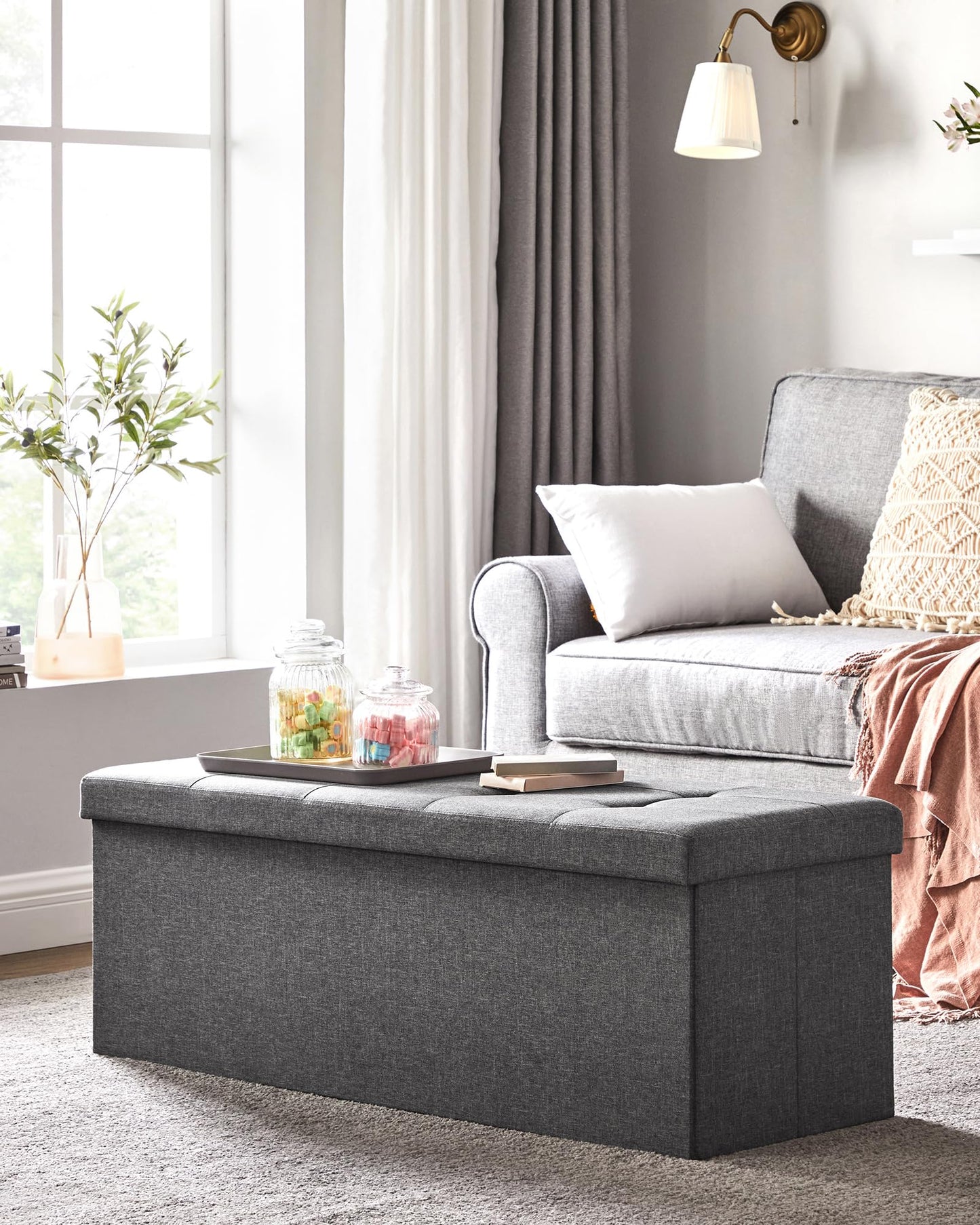 SONGMICS Banc Coffre Rangement, Tabouret, Repose-Pieds, Pouf Intérieur, Siège, pour Salon, Chambre, Entrée, 38 x 110 x 38 cm, Gris Foncé LSF77K