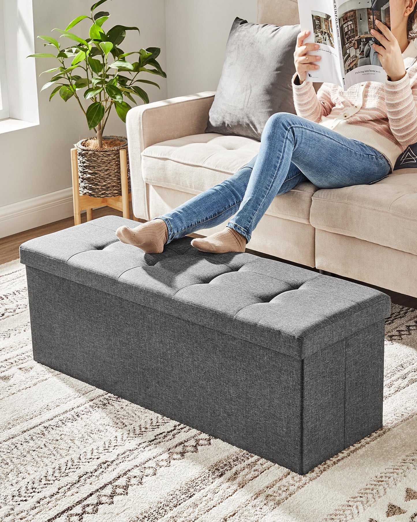 SONGMICS Banc Coffre Rangement, Tabouret, Repose-Pieds, Pouf Intérieur, Siège, pour Salon, Chambre, Entrée, 38 x 110 x 38 cm, Gris Foncé LSF77K